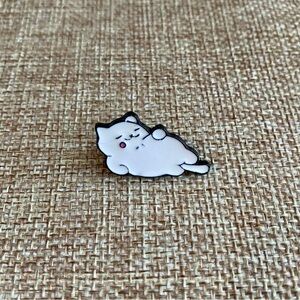 ✨ 3/$15 ✨ Enamel Pin Sleepy Kitty With a Belly Full of Soup